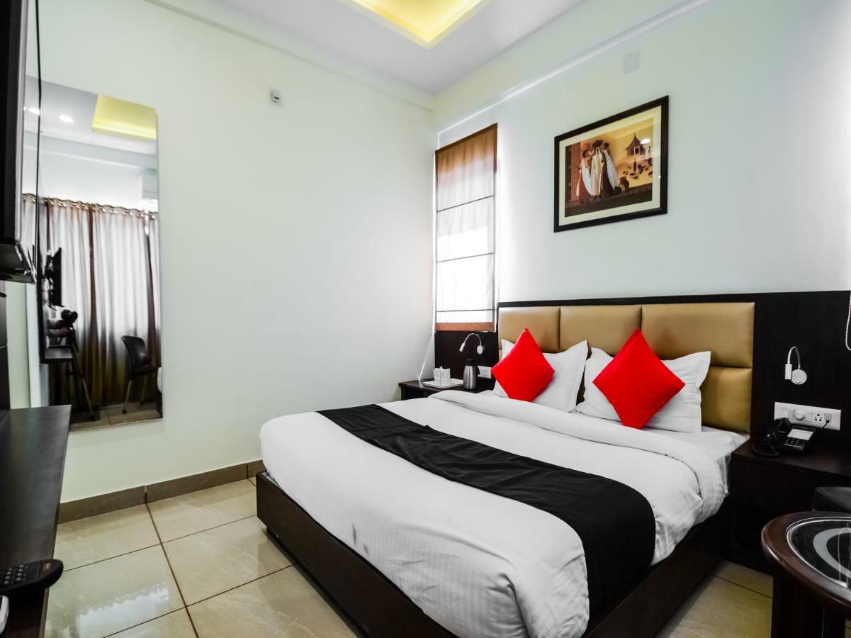 Hotel Capital O 35703 Sarovar Grand 3*