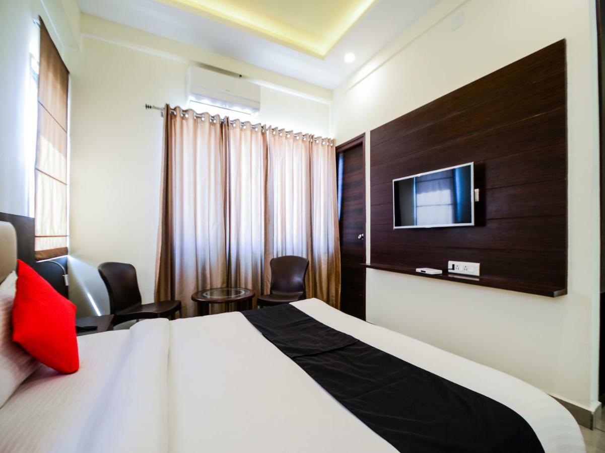 Capital O 35703 Sarovar Grand Hotel 3*