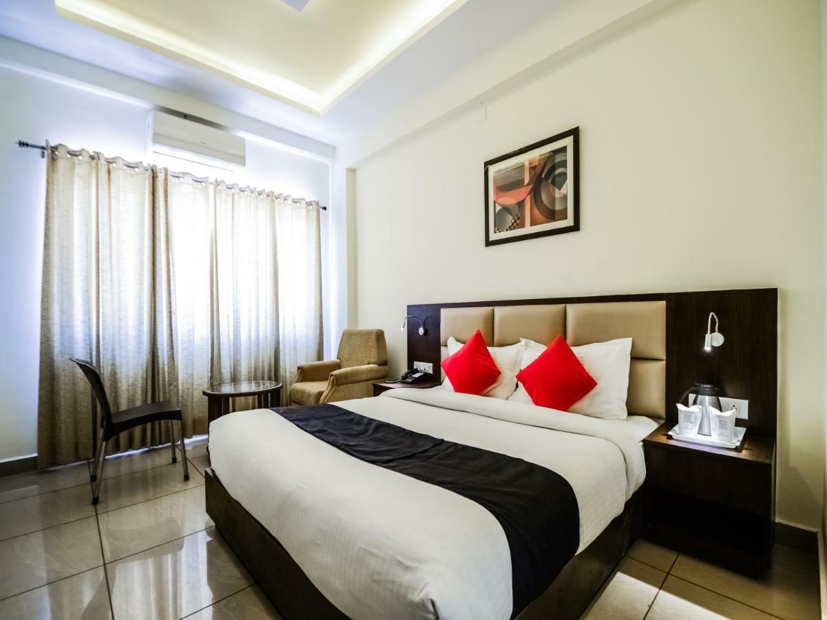 Hotel Capital O 35703 Sarovar Grand 3*