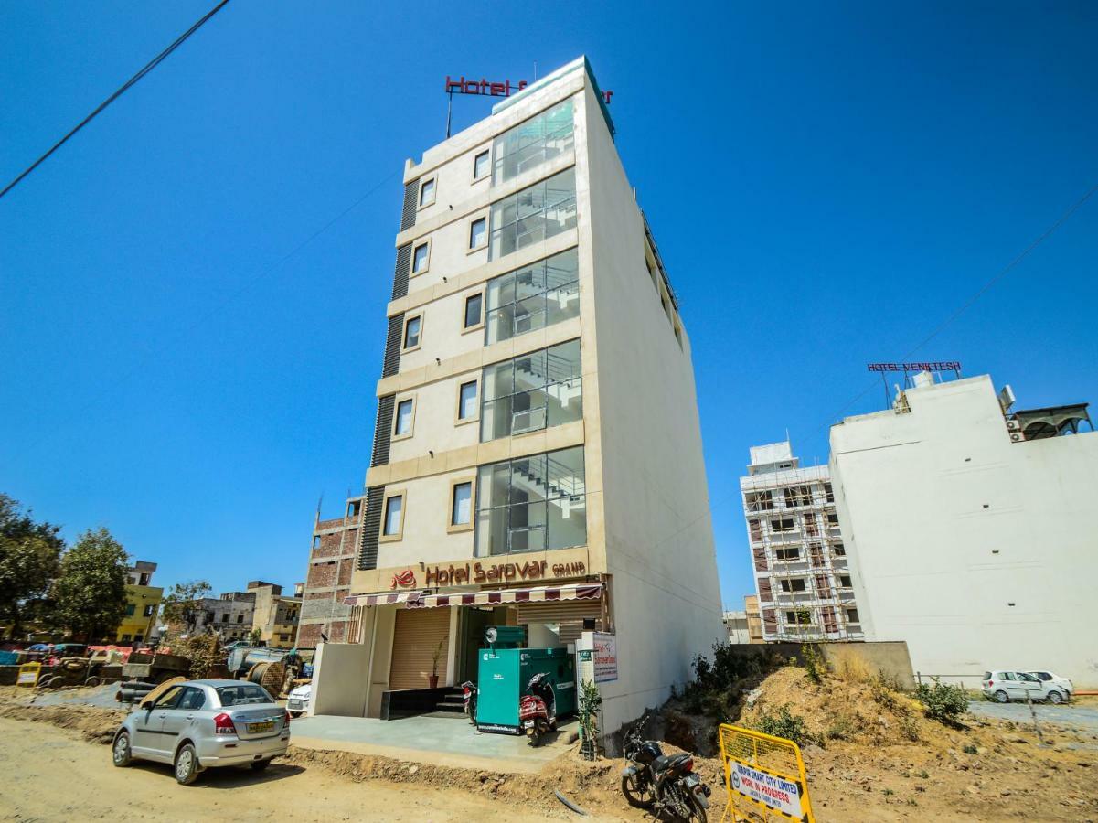 Capital O 35703 Sarovar Grand 3*