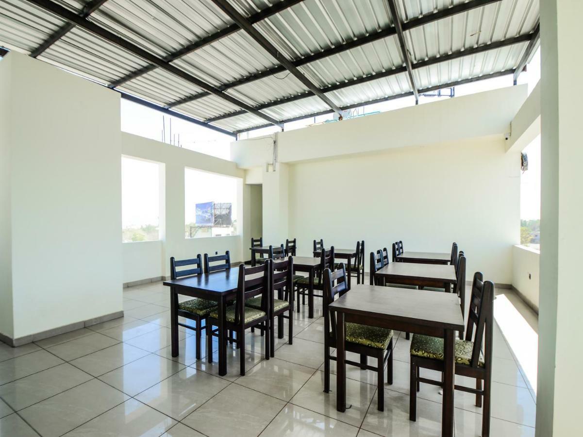 Hotel Capital O 35703 Sarovar Grand 3*