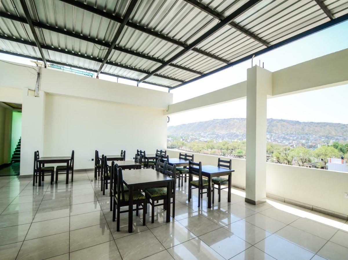 Capital O 35703 Sarovar Grand