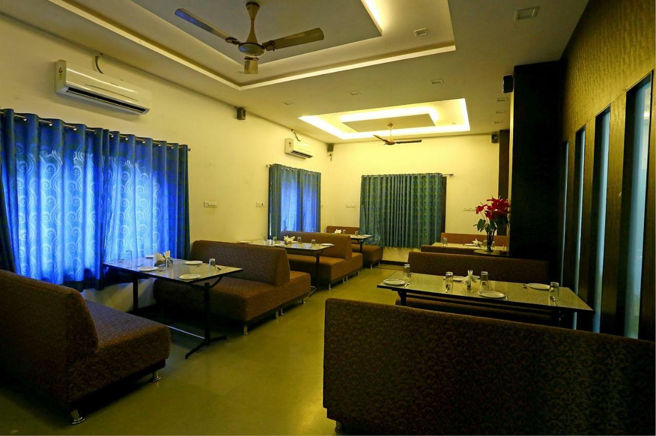 Hotel White Tulip-5 Mins From Airport With Swimming Pool