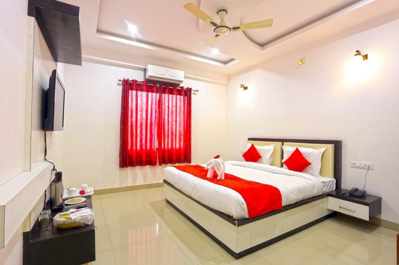 White Tulip-5 Mins From Airport With Swimming Pool Hotel Udaipur