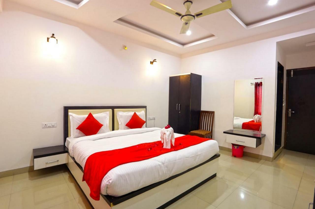 White Tulip-5 Mins From Airport With Swimming Pool 3*