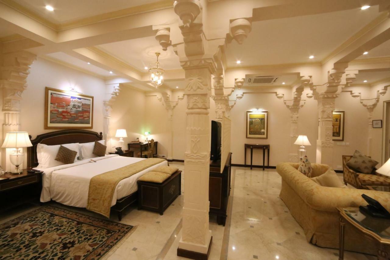 Hotel Taj Fateh Prakash Palace 5*