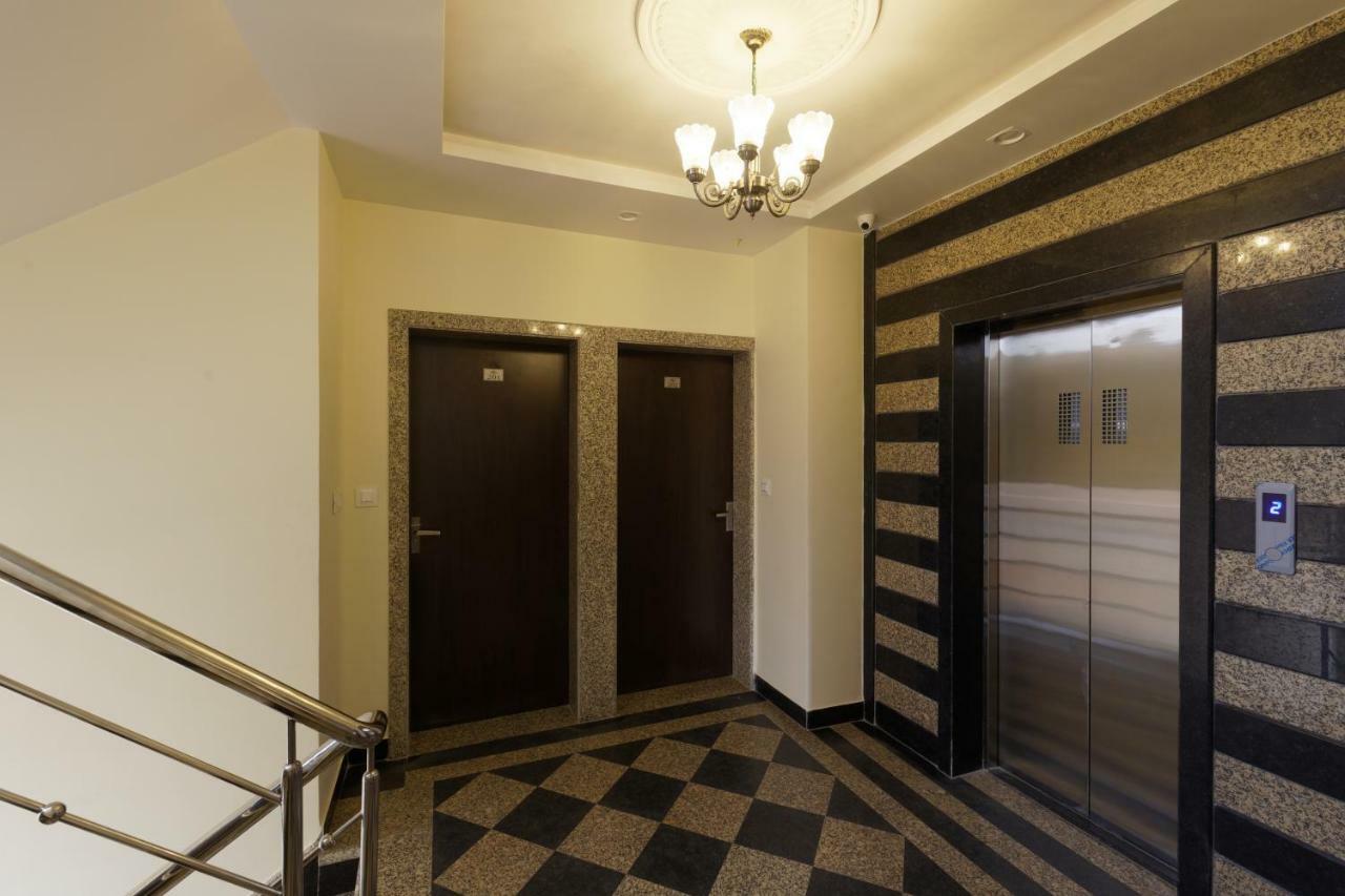 Vardan Hotel 2*