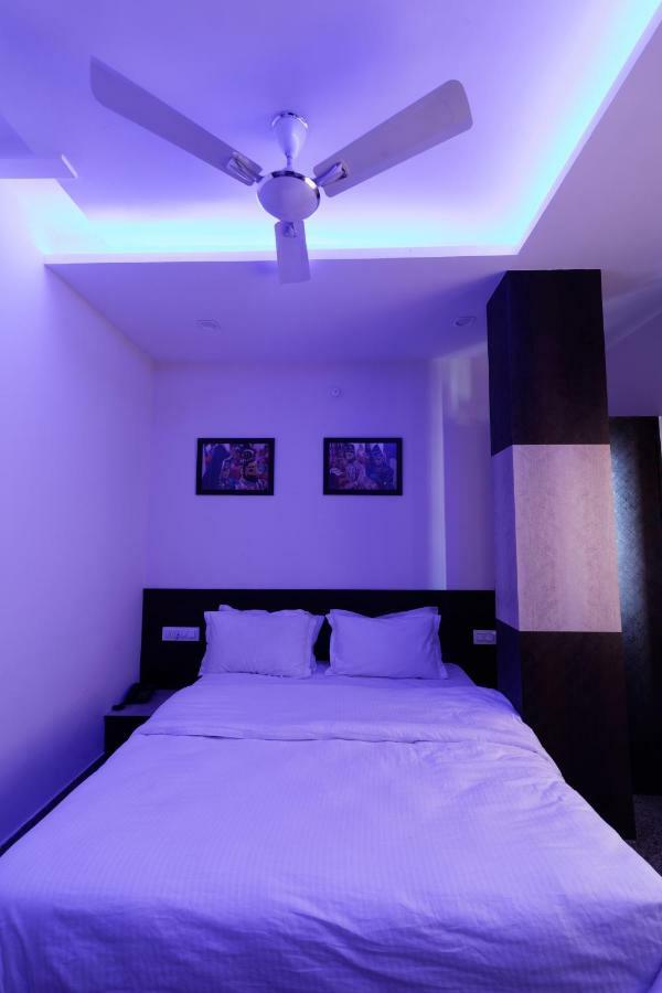 Vardan Hotel 2*