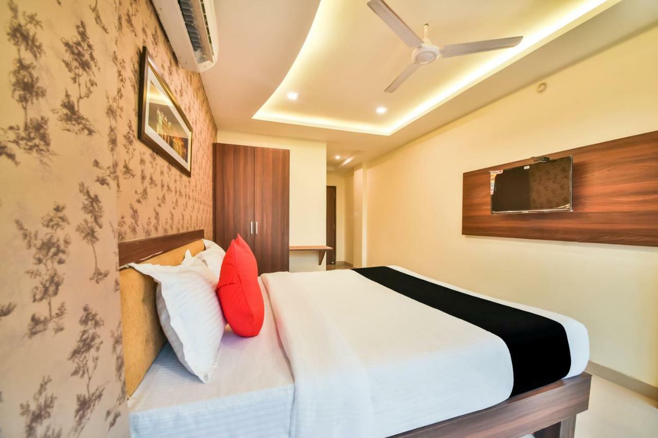 Golden Feather 3*
