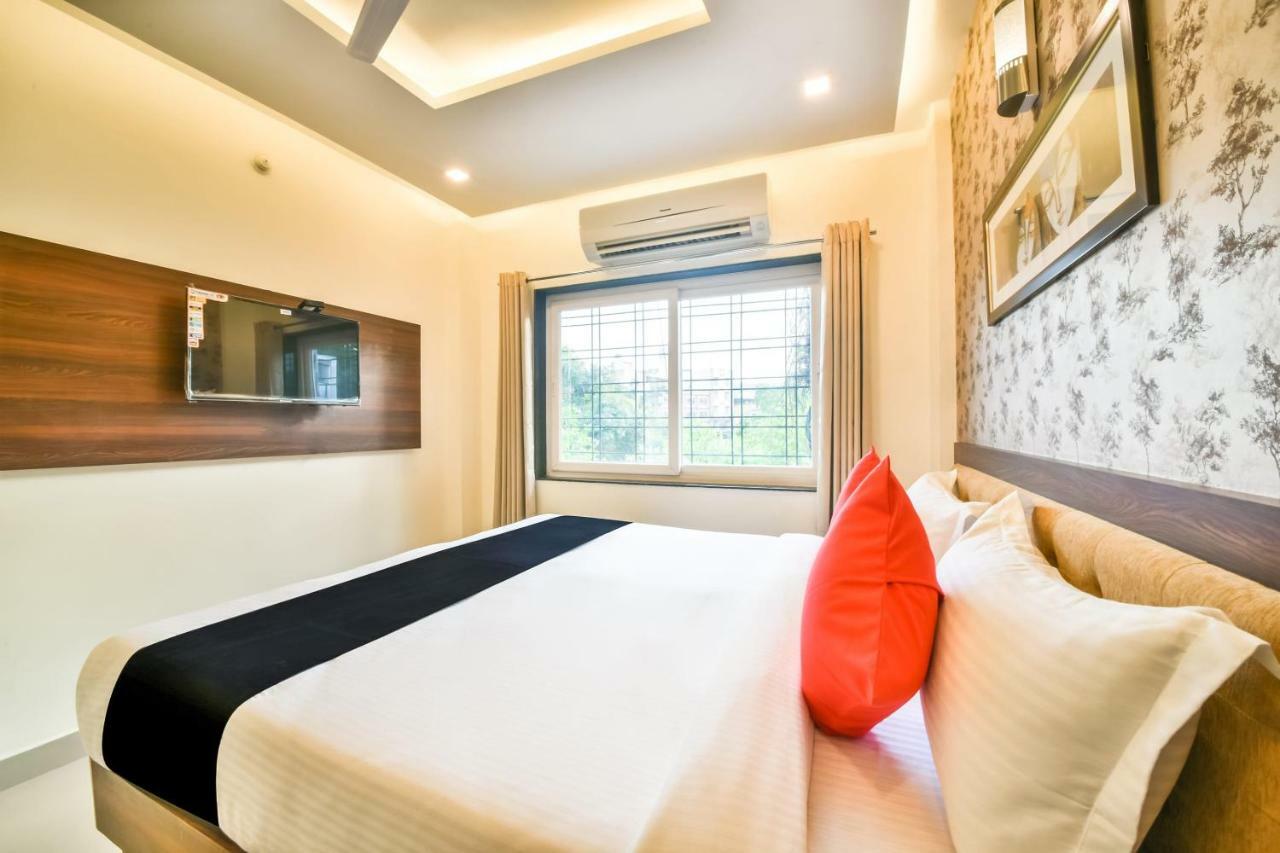 Golden Feather 3*