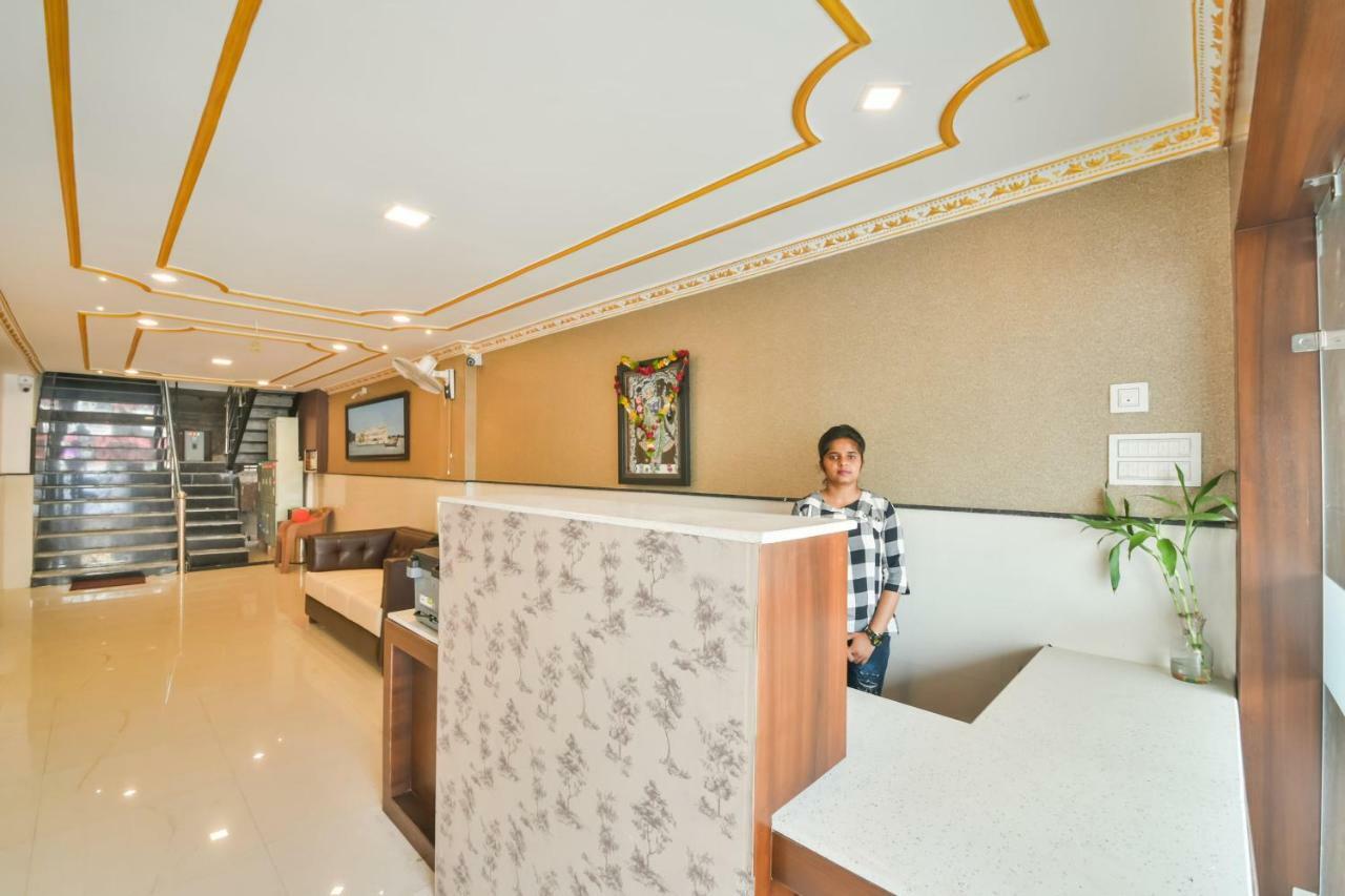 Hotel Golden Feather 3*