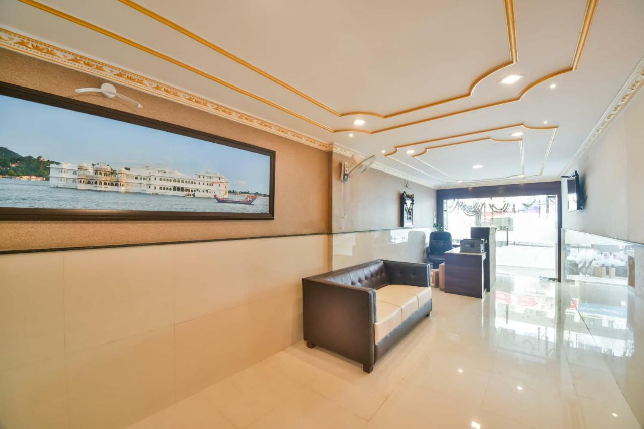 Golden Feather Hotel 3*