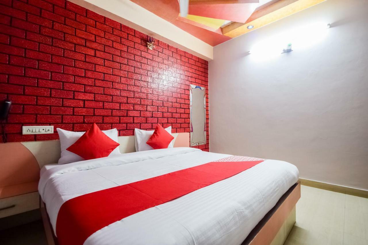 Palak Palace Hotel
