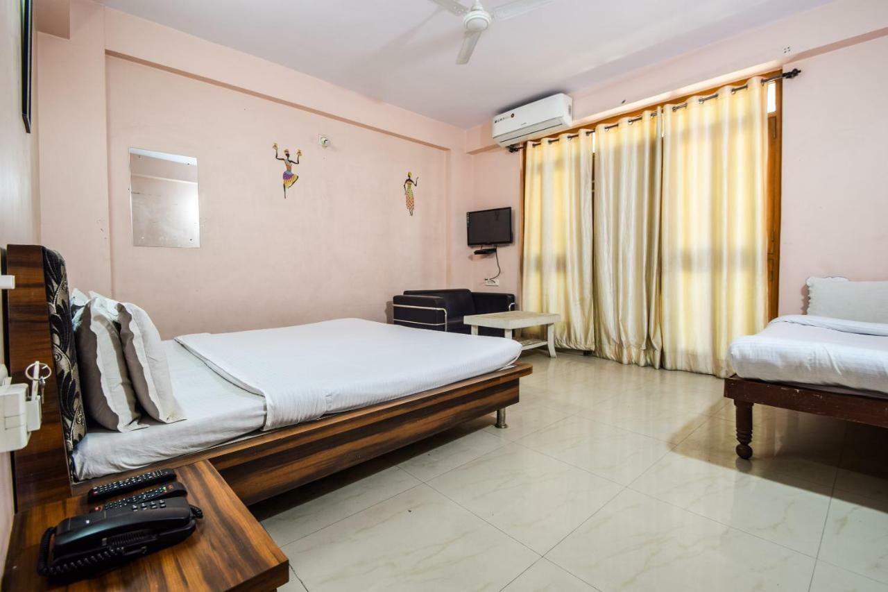 Shreenath Ji Hotel 2*