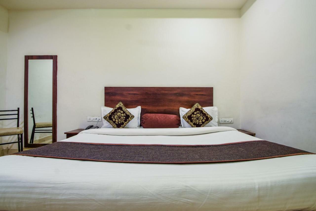 Hotel Krishna Palace *