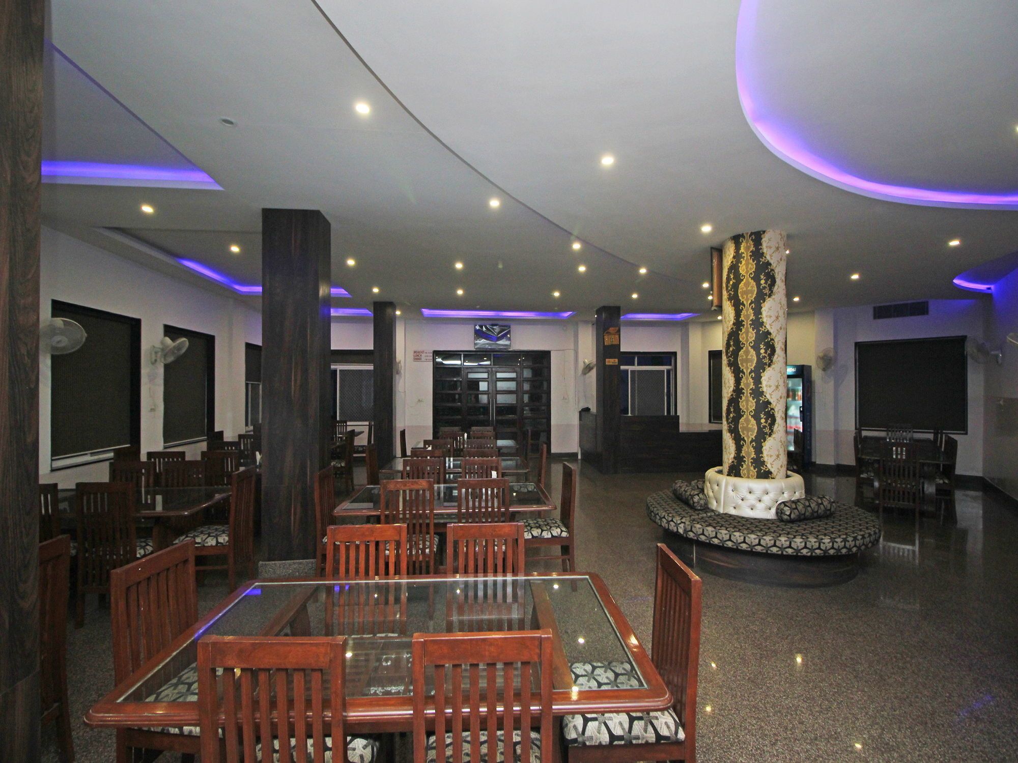 Oyo 3482 Mannat Hotel 3*