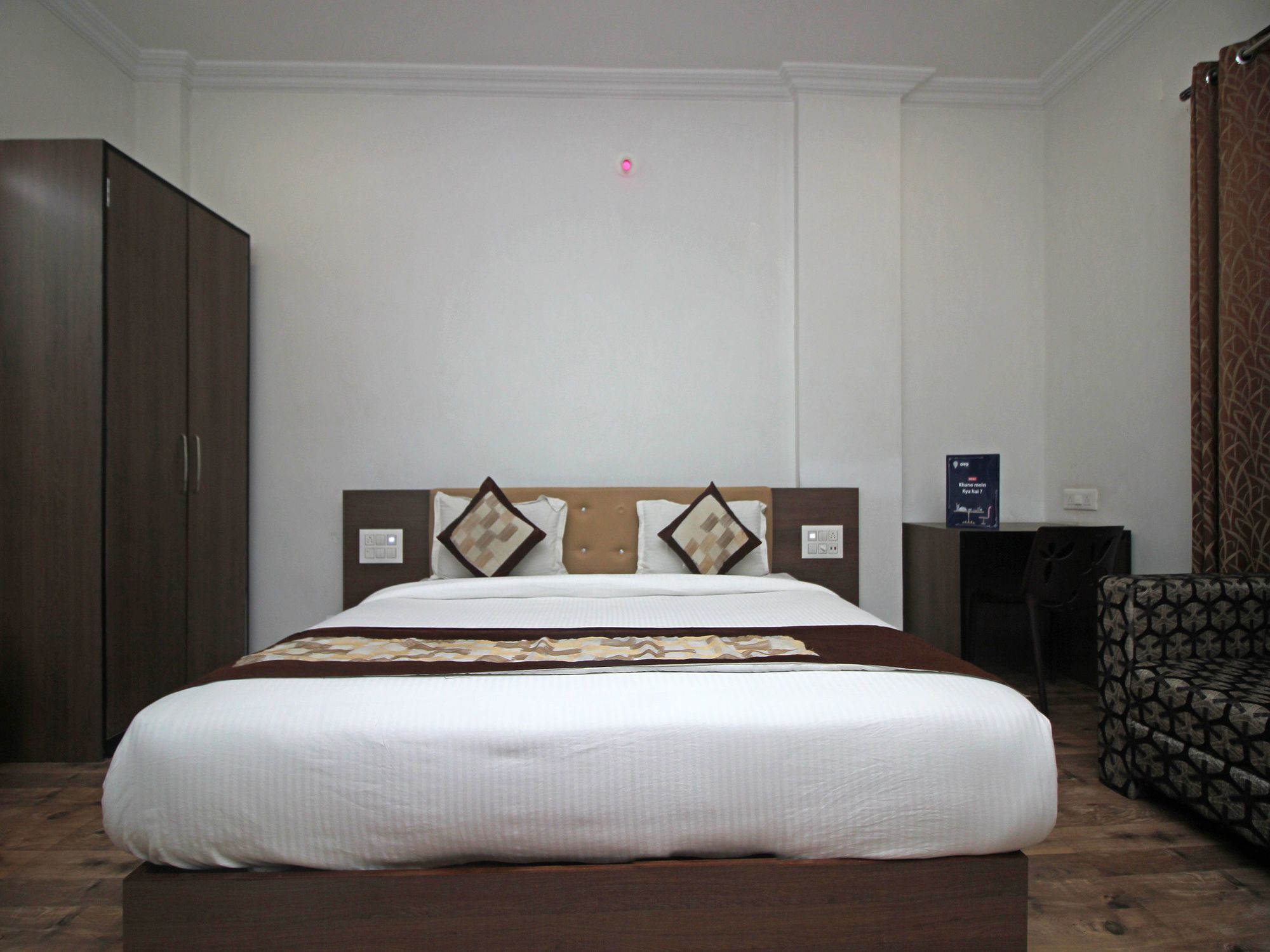 Oyo 3482 Mannat Hotel 3*