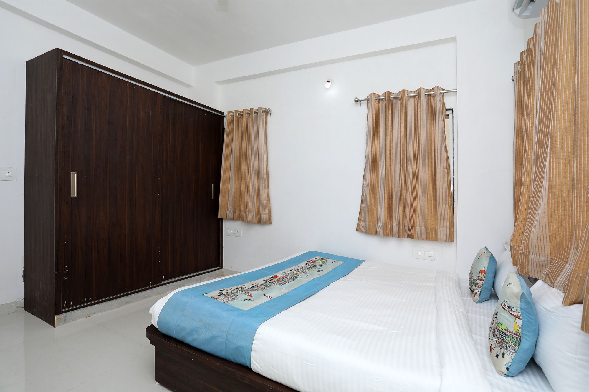 Oyo 10059 Modern 2bhk Gulabh Bagh
