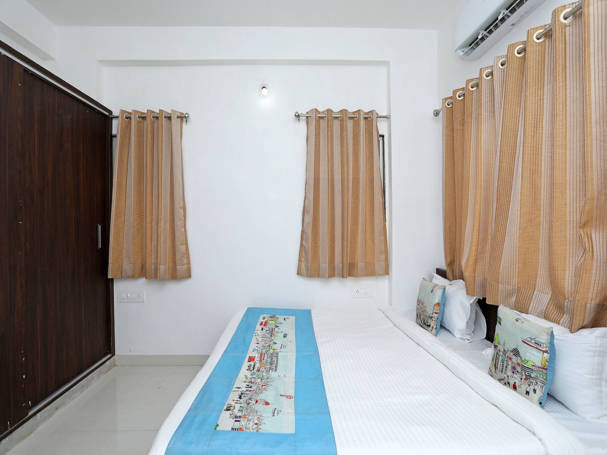 Oyo 10059 Modern 2bhk Gulabh Bagh Hotel 2*
