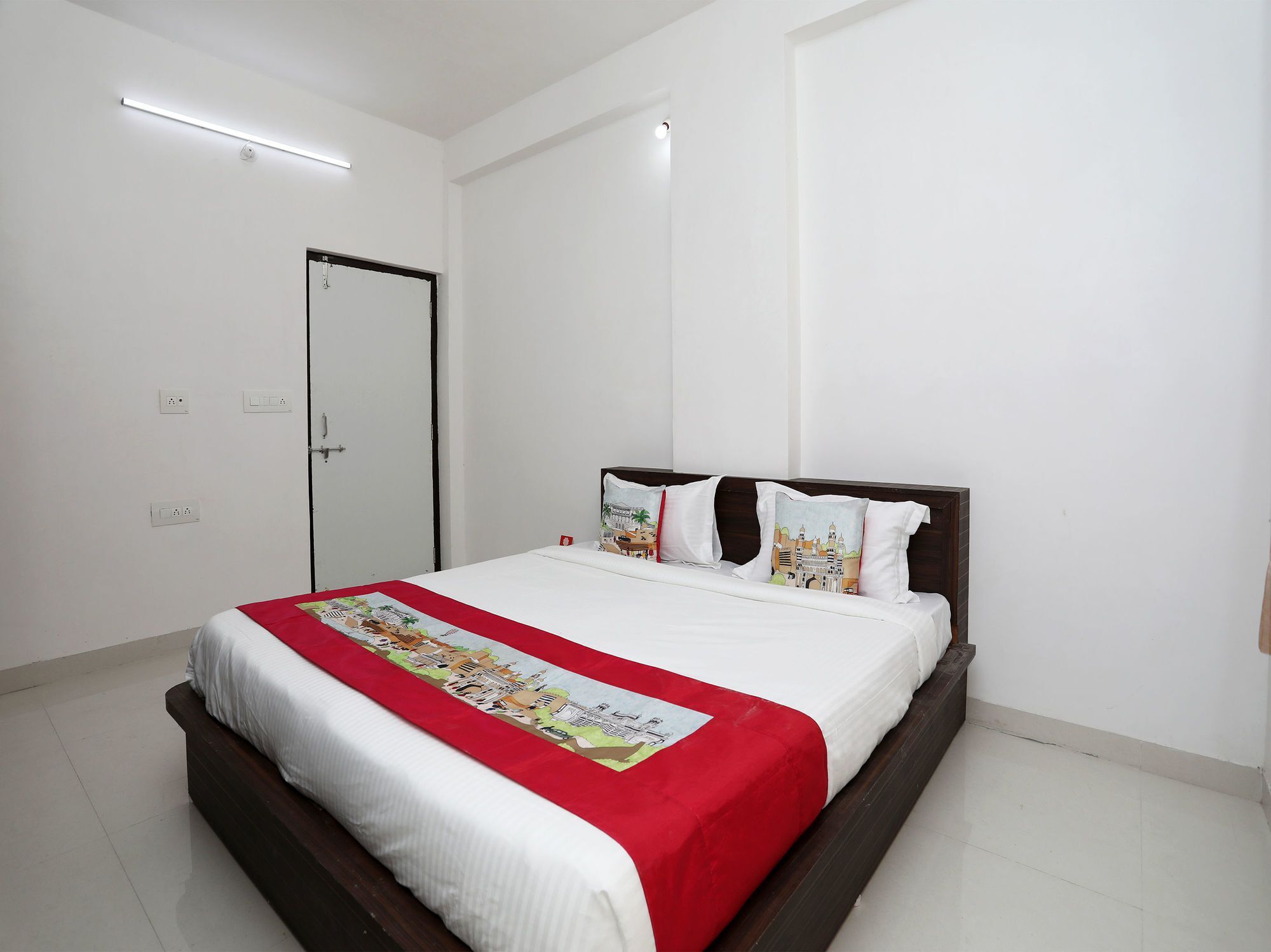 Oyo 10059 Modern 2bhk Gulabh Bagh