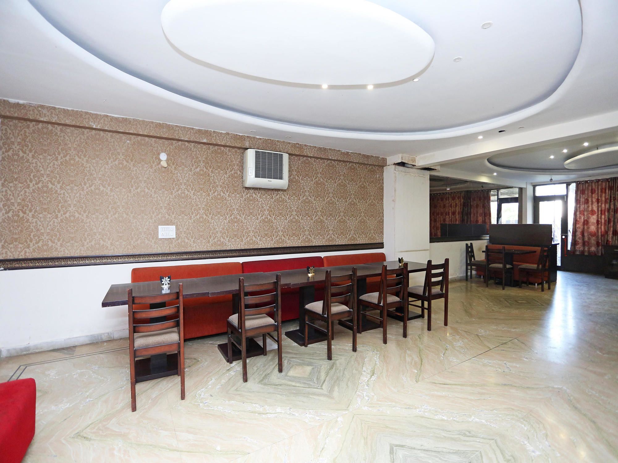Hotel Oyo 3095 Jai Mahal 2*