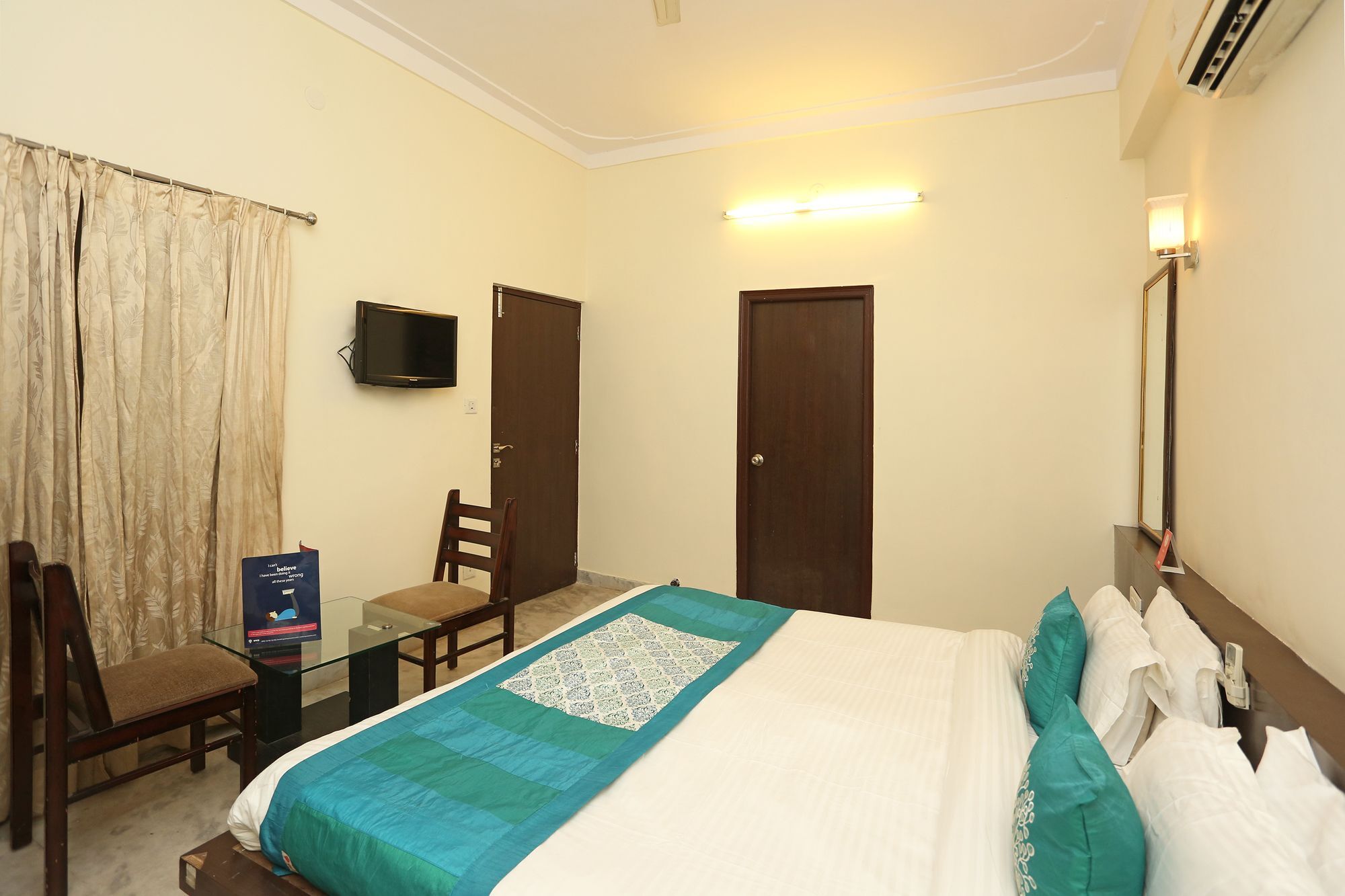 Oyo 3095 Jai Mahal Hotel 2*