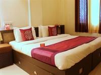 Oyo 100ft Road Hotel 3*