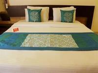 Oyo 100ft Road 3*