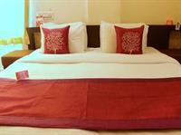 Oyo 100ft Road Hotel
