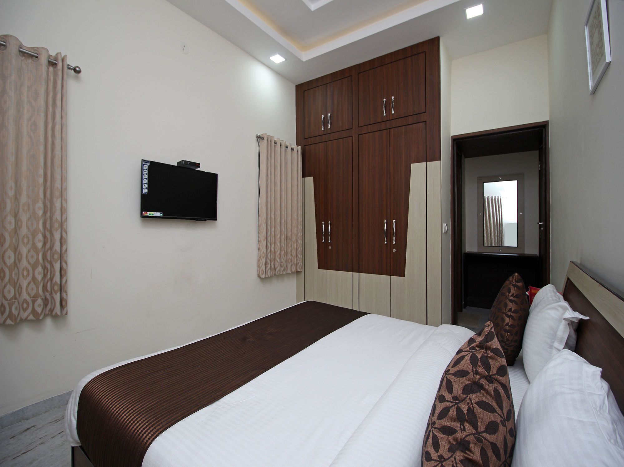 Oyo 9888 1bhk Near Celebration Mall Hotel Udaipur