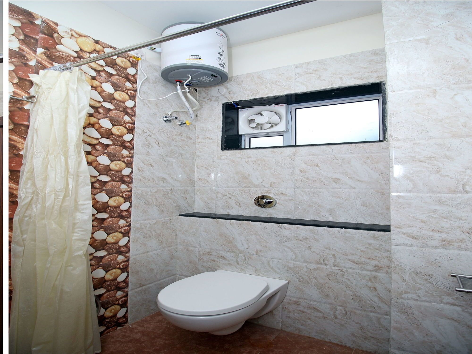 Hotel Oyo 9888 1bhk Near Celebration Mall 3*