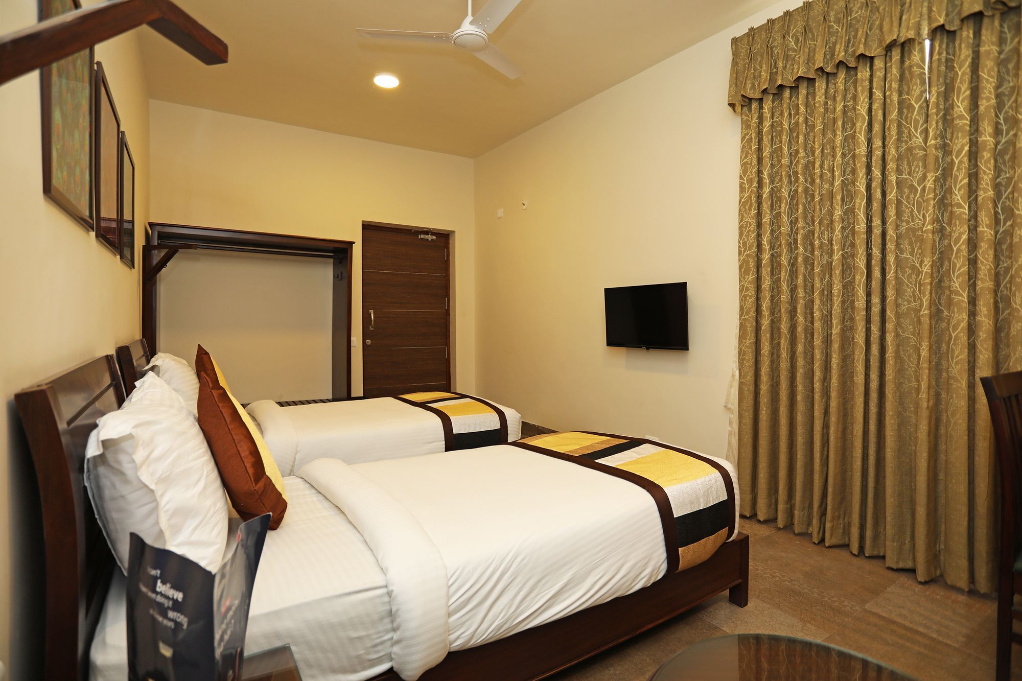 Oyo 9366 Shambhu Hotel