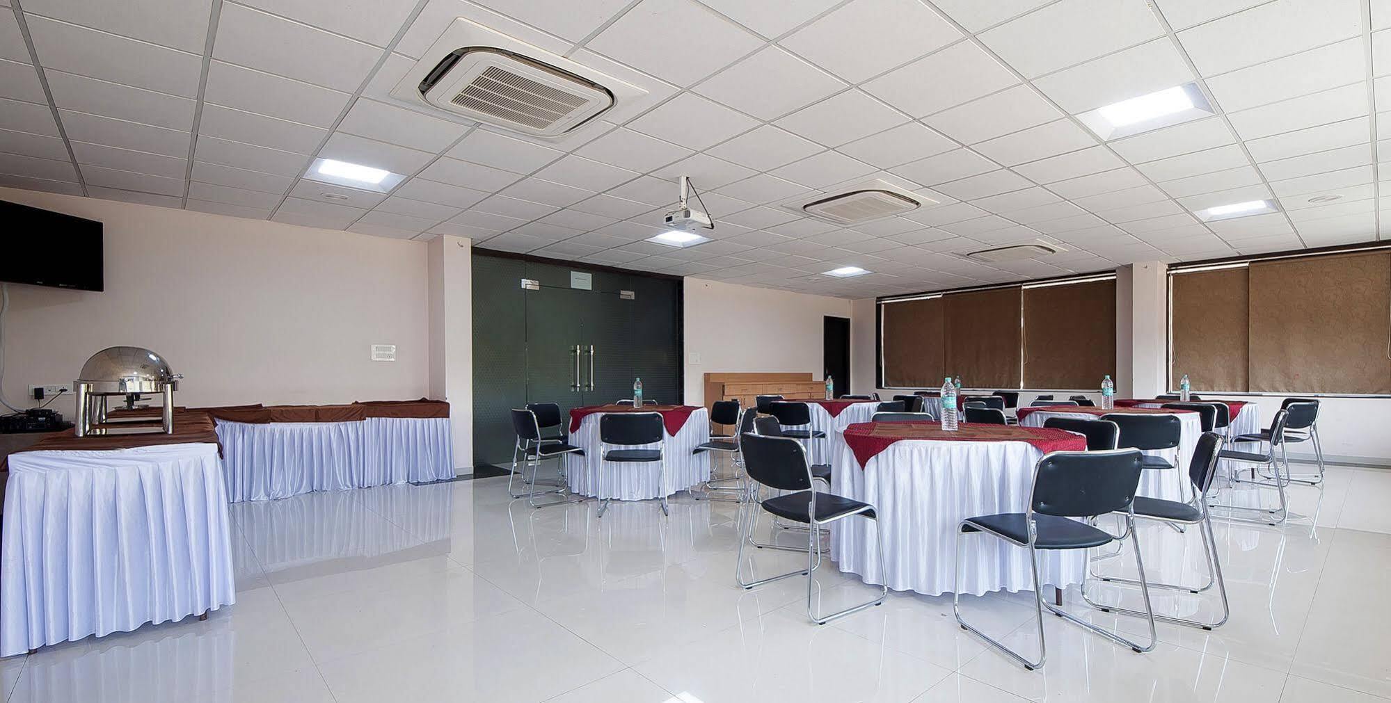 Oyo 3083 Le Grand Hotel 3*