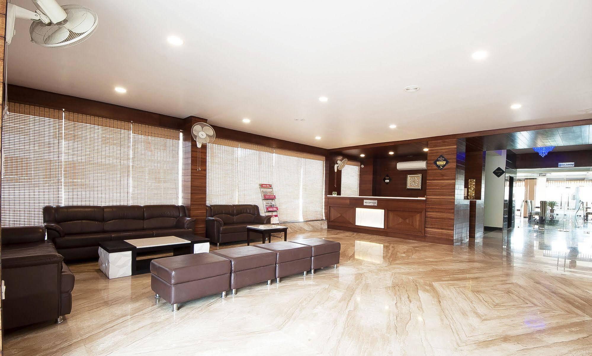 Hotel Oyo 3083 Le Grand