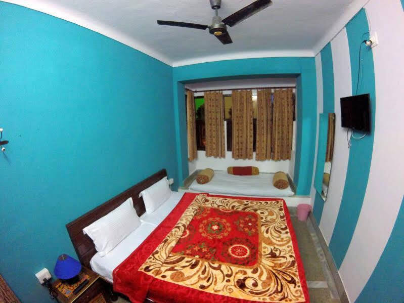 Dreamyard Hostel *