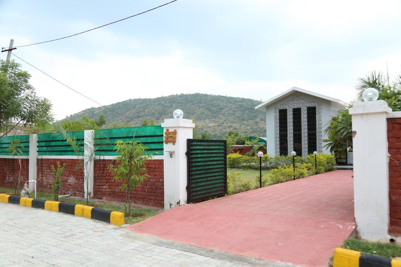 Junoon 13 Farm House * Udaipur