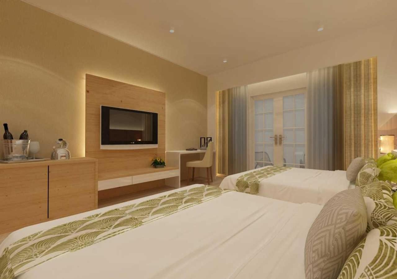 Le Palms & 3* Udaipur