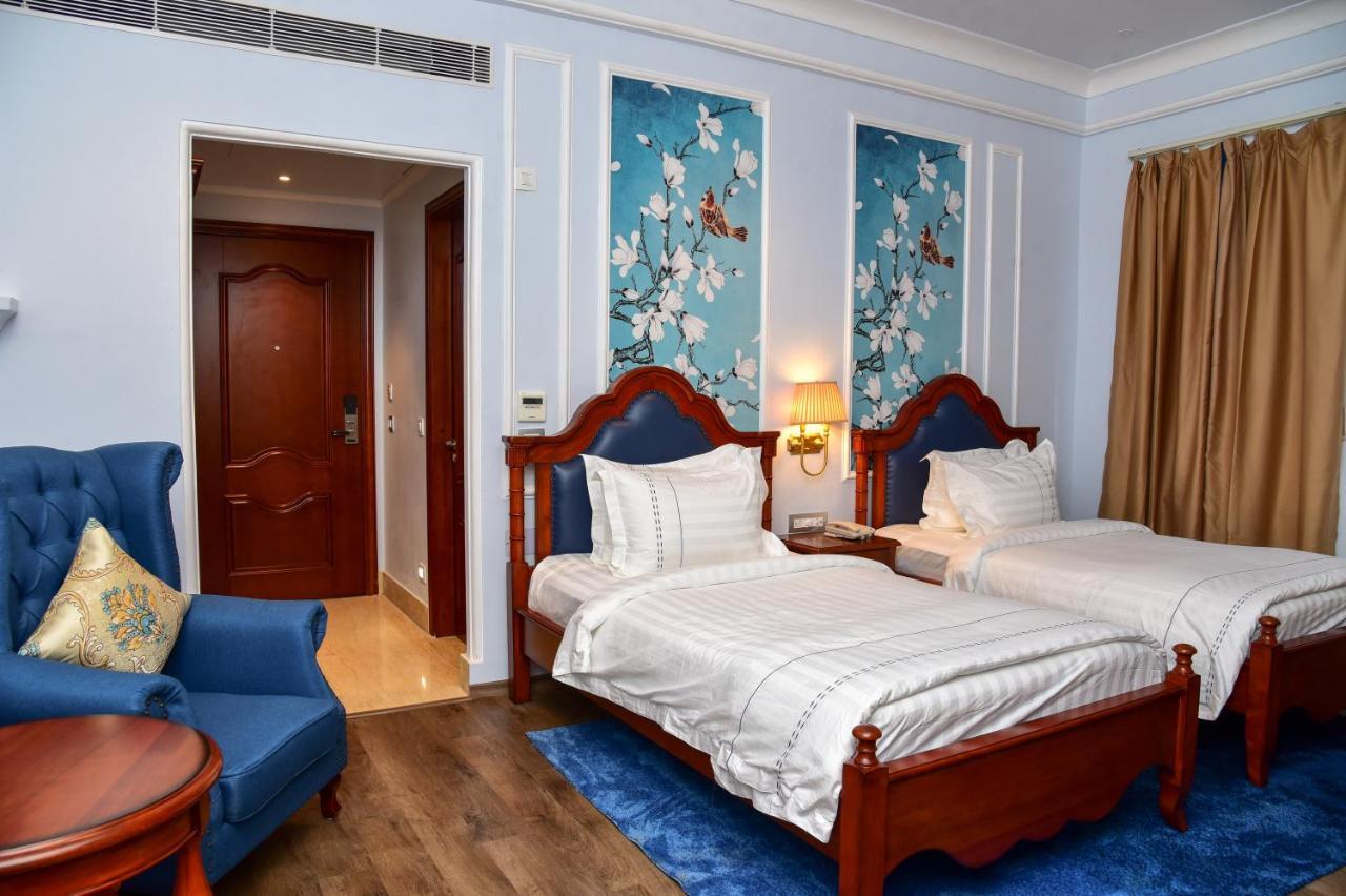 Jhadol Vijay Near Pichola Hotel 4*