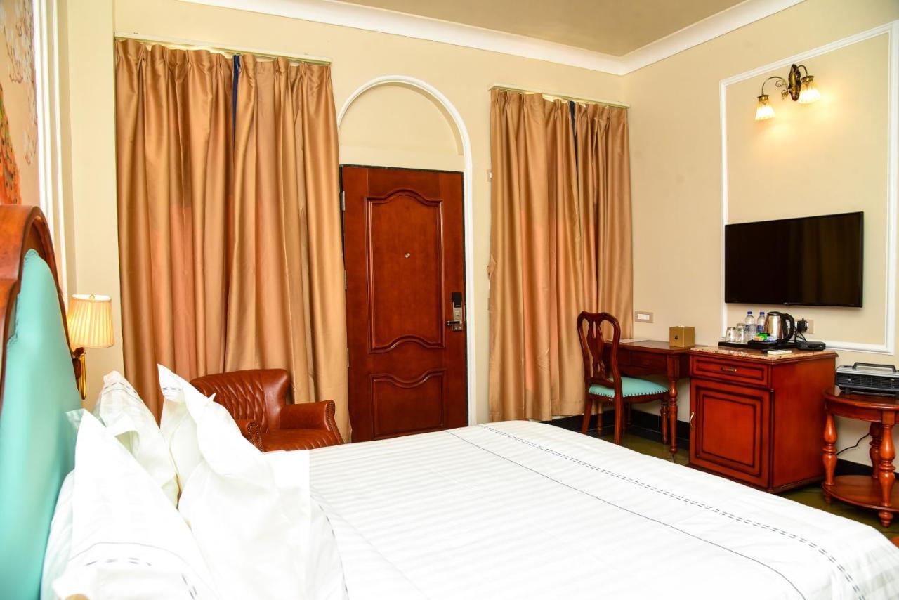 Jhadol Vijay Near Pichola Hotel 4*