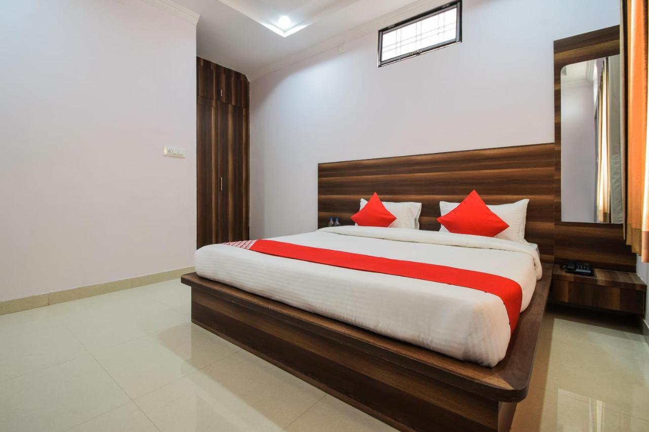 Oyo 26580 Hari Krishna Palace Hotel 3*